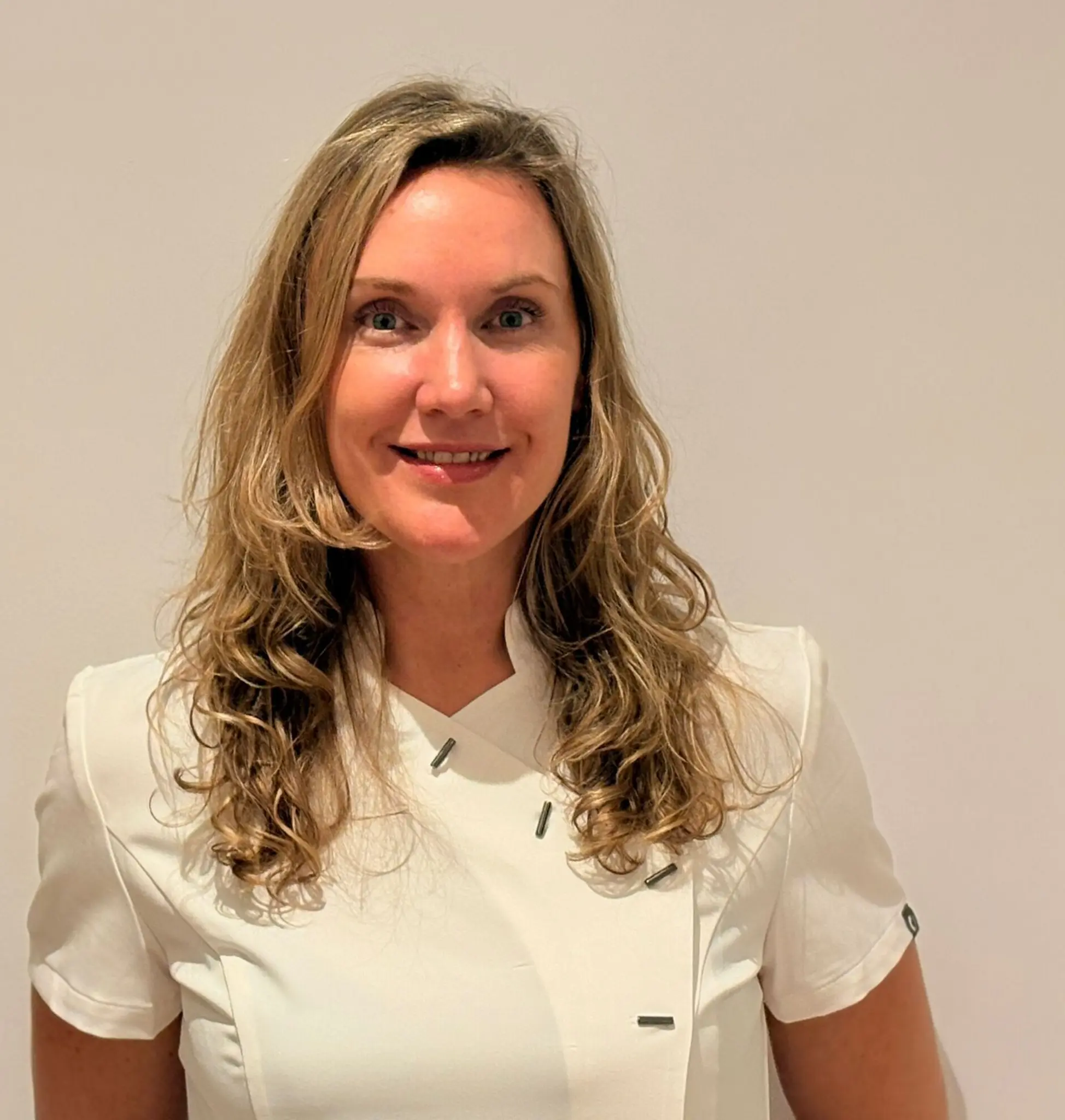 Dr. Nelleke Veens